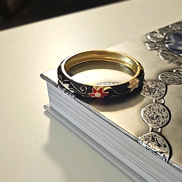 Vintage Gold Tone Enamel Flower Design Cuff Clamper Bracelet. - Picture 2 of 8